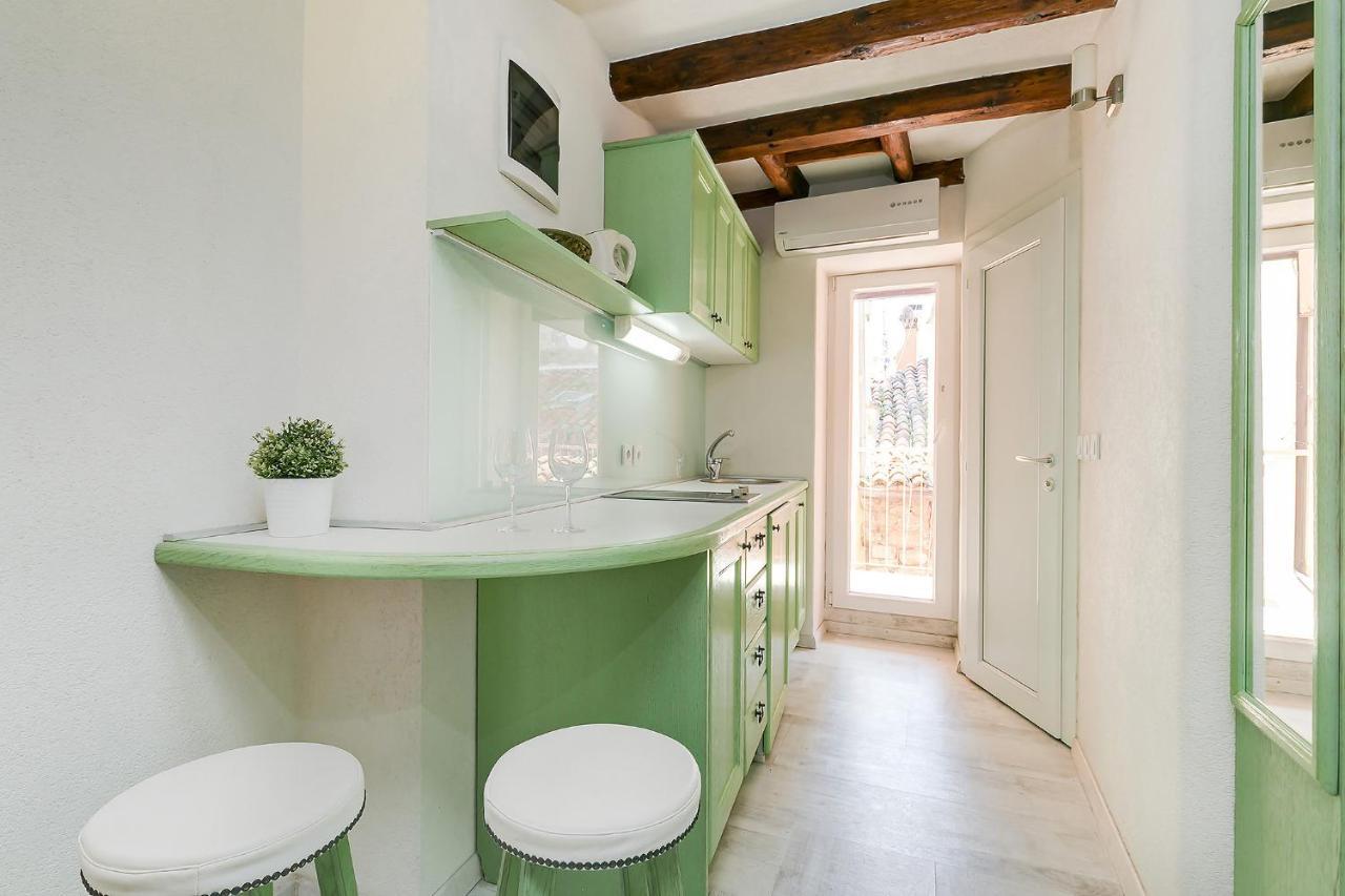 Apartment By Irundo